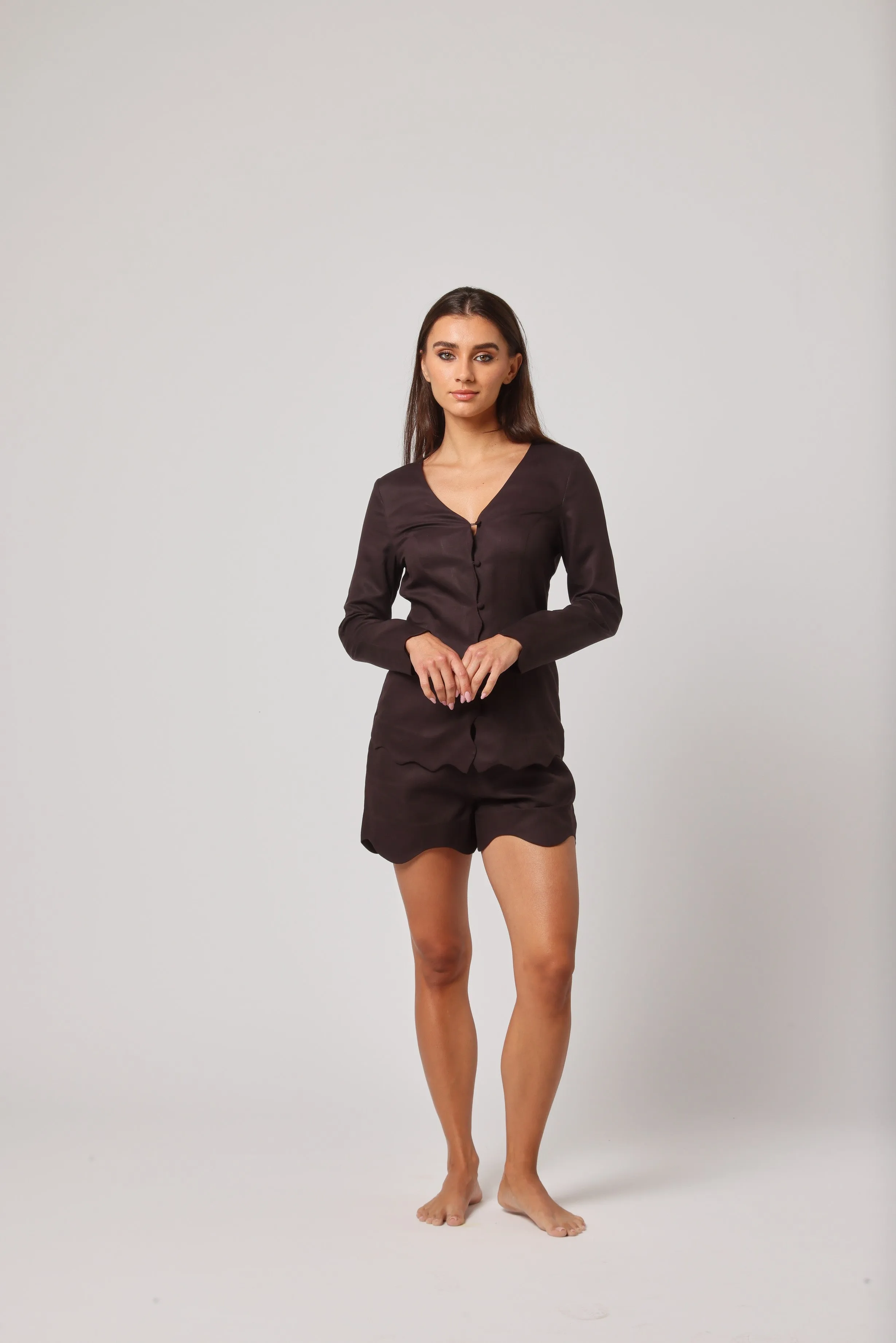 Arz Shorts  Strength and Sophistication in Linen