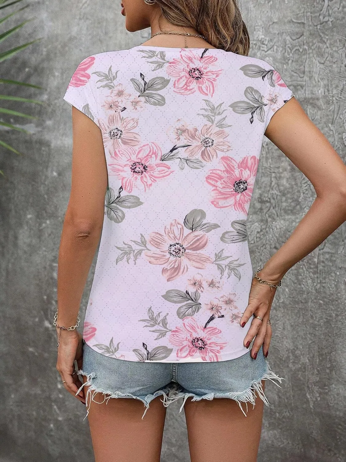 Zeagoo 2025 Women's Tank Top V Neck Eyelet T Shirts Cap Sleeve Tops Loose Fit Blouses Dressy Casual Summer Basic Shirts